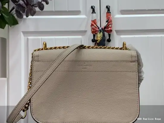 Aaa replica ru CHAIN LOCKME VUITTON LOUIS PM 0608
